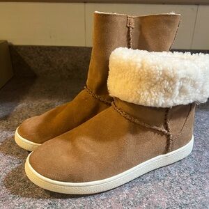 UGG Brown Ankle Boots with Shearling Cuff